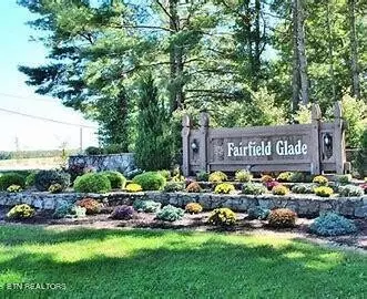 151 Lakeside Dr, Crossville, TN 38558