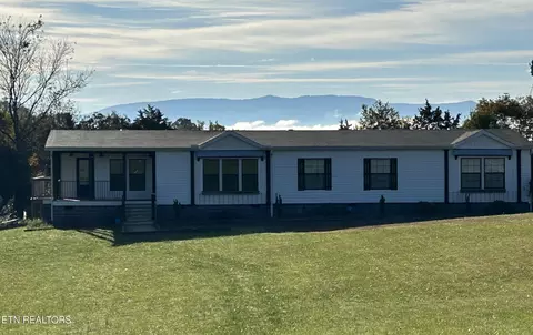 685 Hart Rd, Dandridge, TN 37725