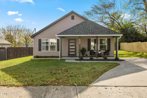3530 Skyline Dr, Knoxville, TN 37914