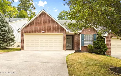 5260 Avery Woods Ln, Knoxville, TN 37921