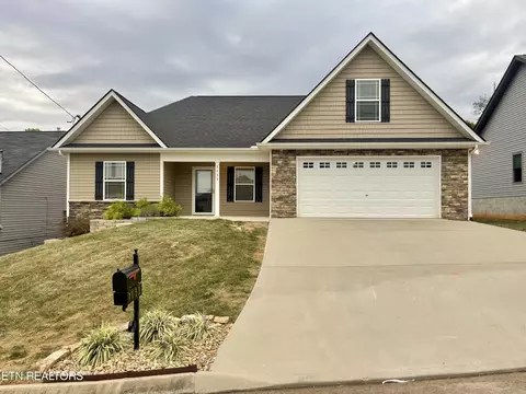 1133 Pine Run Ln, Knoxville, TN 37932