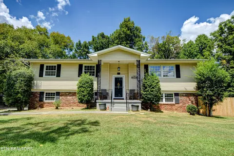 7100 Rollins Rd, Knoxville, TN 37918