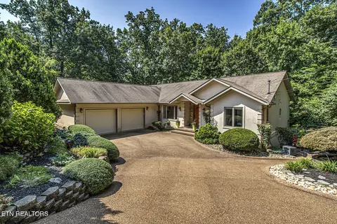325 Essex Dr, Knoxville, TN 37922