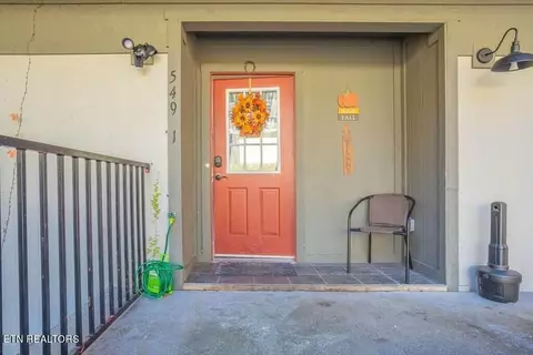 541 Johnson Ln, Gatlinburg, TN 37738