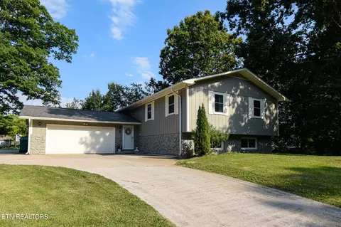 10001 Eastshire Ln, Knoxville, TN 37922
