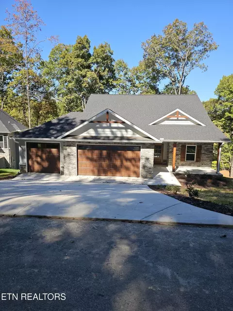 218 Chahyga Cir, Loudon, TN 37774