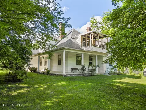 5812 Medlin Heights Rd, Knoxville, TN 37918