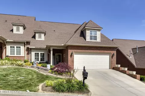 6080 Round Hill Ln, Knoxville, TN 37912