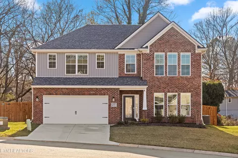 1107 Snowy Peak Ln, Knoxville, TN 37922