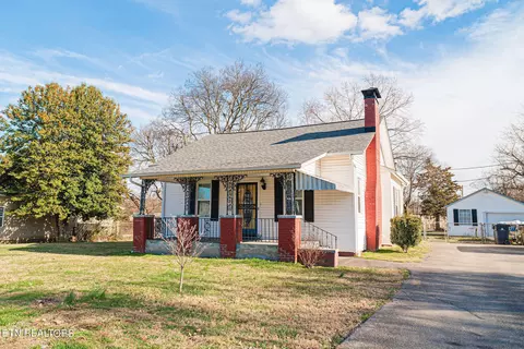 116 E Inskip Dr, Knoxville, TN 37912