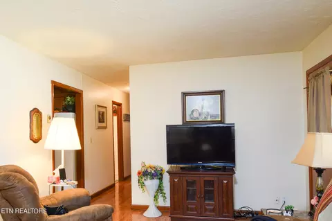 684 Dogwood Ln, Talbott, TN 37877 photo 13