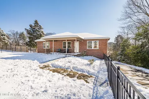 2222 NW Murray Rd, Knoxville, TN 37912