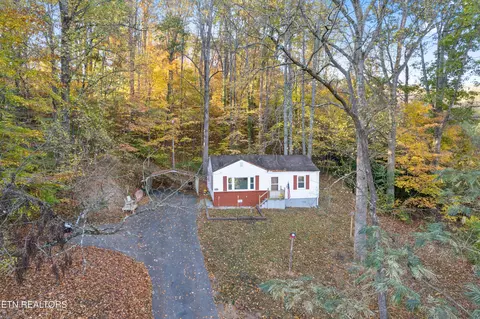 3701 Green Ln, Knoxville, TN 37931