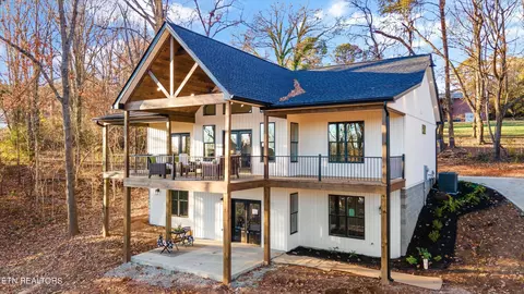 1954 Kim Watt Dr, Knoxville, TN 37909
