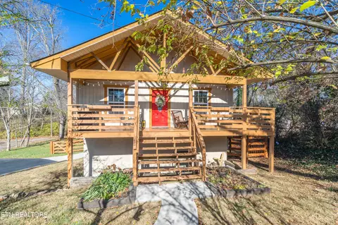 3103 Rennoc Rd, Knoxville, TN 37918