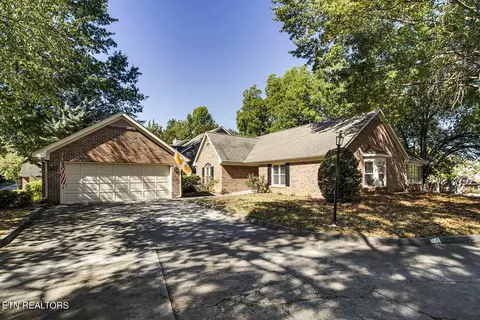 8957 Wesley Pl, Knoxville, TN 37922