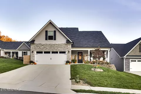 2548 Eppie Cove Ln, Knoxville, TN 37931