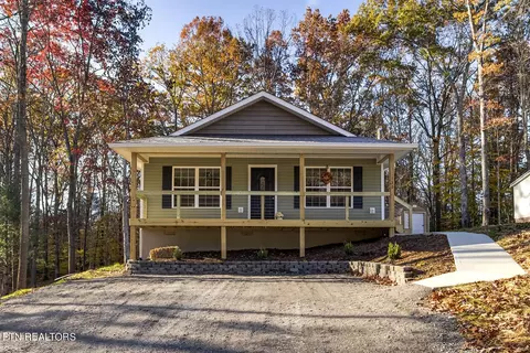 130 Oak Hill Dr, Wartburg, TN 37887