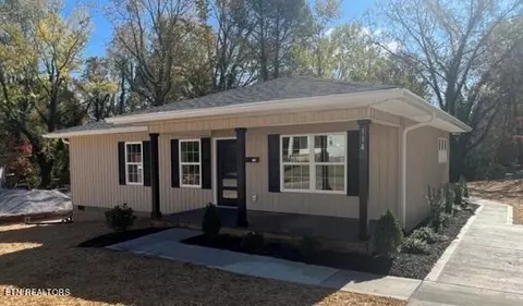 114 Wade Ln, Oak Ridge, TN 37830