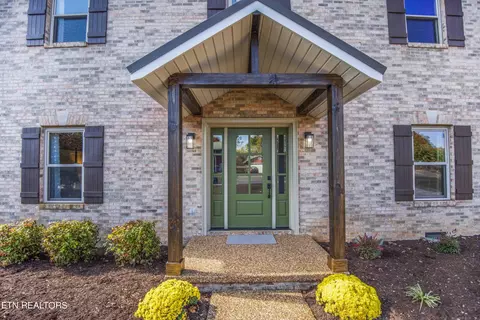 7713 Kingsmeade Rd, Powell, TN 37849