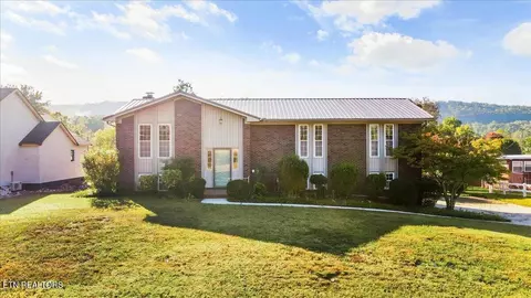 4712 Zirkle Dr, Knoxville, TN 37918