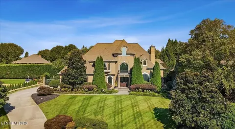 8901 Hemingway Grove Cir, Knoxville, TN 37922