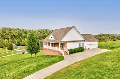 1453 River Run Cir, Sevierville, TN 37876