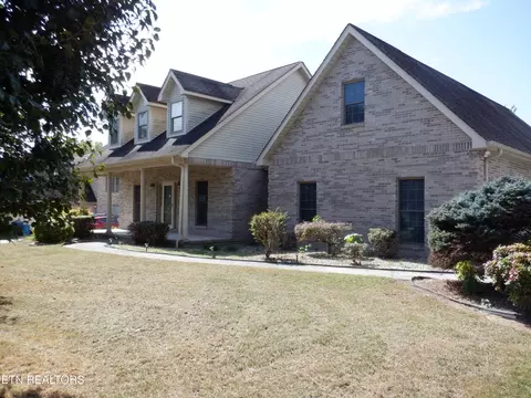 121 Alpine Dr, Clinton, TN 37716