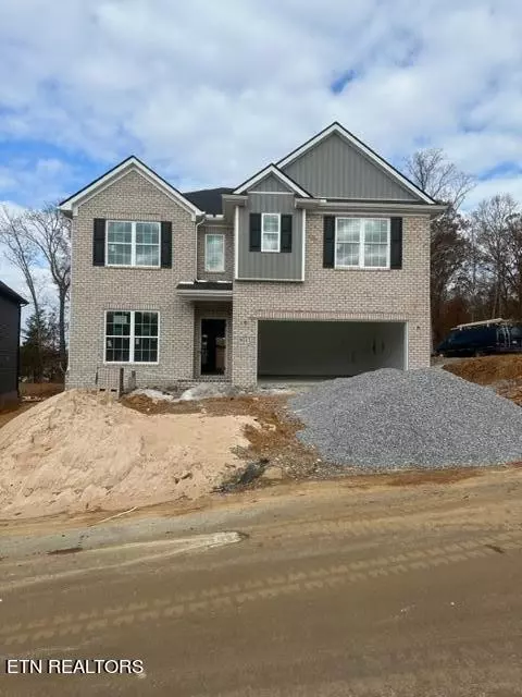 9517 Snowy Cliff Ln, Knoxville, TN 37922