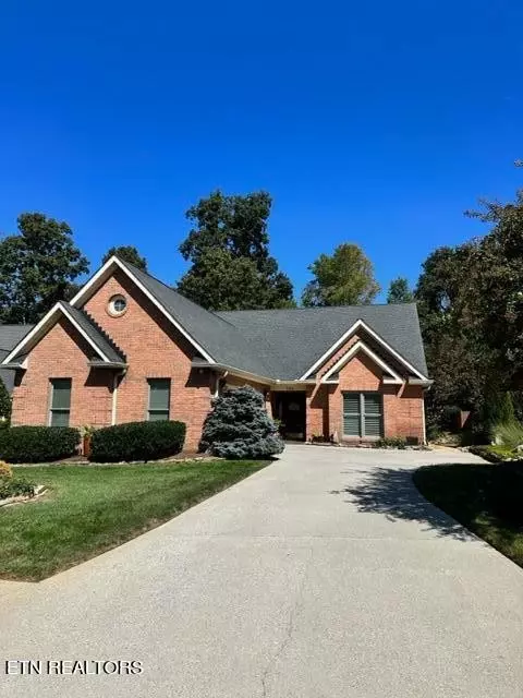 130 Valley View Dr, Lenoir City, TN 37772