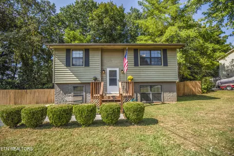 5805 Whisper Wood Rd, Knoxville, TN 37918