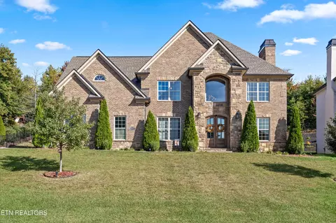 10057 Fox Cove Rd, Knoxville, TN 37922
