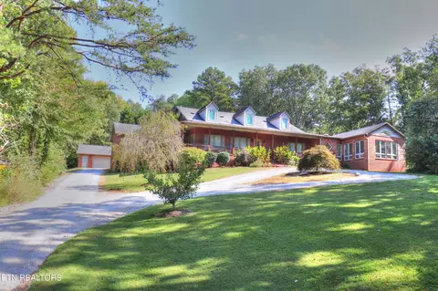3110 Roy Hancock Rd, Maryville, TN 37803