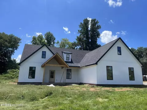 8011 Campbells Point Rd, Corryton, TN 37721