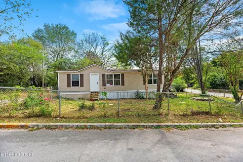 113 Queen St, Clinton, TN 37716