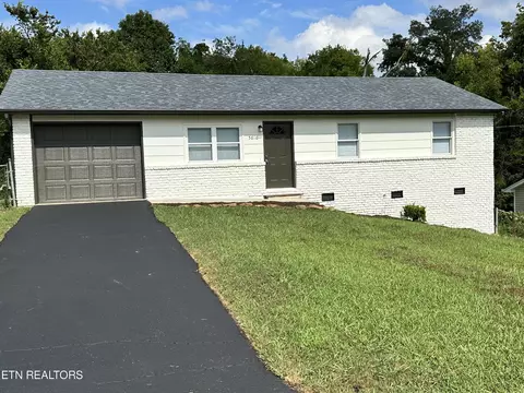 5616 Mondale Rd, Knoxville, TN 37912