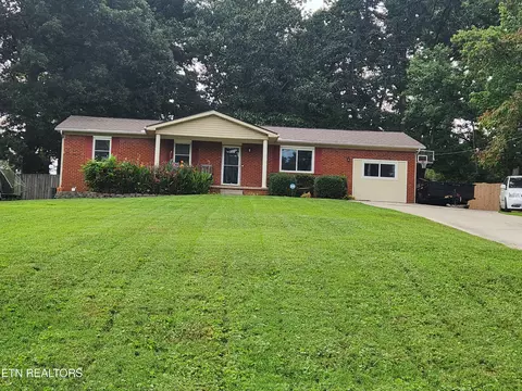 2324 Black Bear Rd, Knoxville, TN 37923