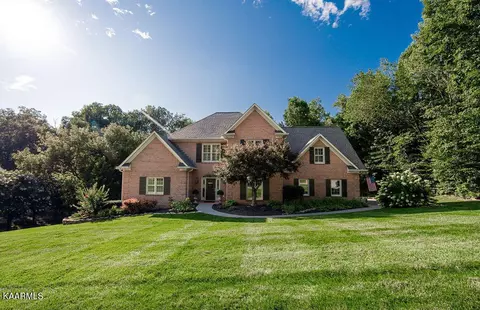16 Palisades Pkwy, Oak Ridge, TN 37830