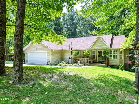 8209 Walker Rd, Knoxville, TN 37938