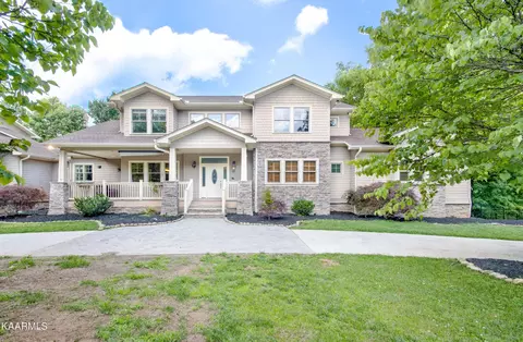 8681 Silver Mine Way, Powell, TN 37849