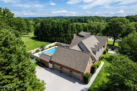 1105 Turnberry Ln, Maryville, TN 37803