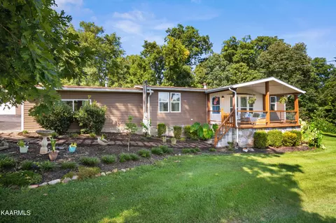 7719 Rosie Ln, Strawberry Plains, TN 37871