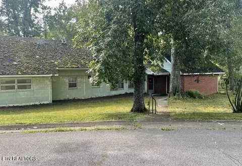 135 Marietta Cir, Oak Ridge, TN 37830