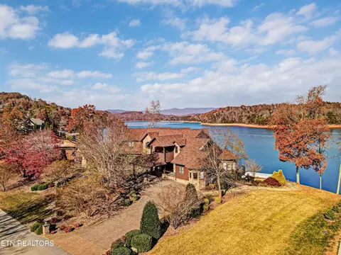 187 Crown Jewel Ln, La Follette, TN 37766