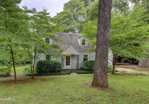 7021 Nubbin Ridge Dr, Knoxville, TN 37919