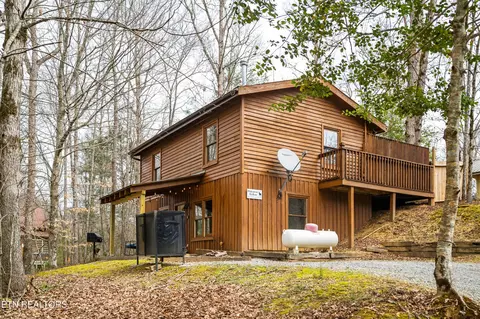 1921 Charles Lewis Way, Sevierville, TN 37876
