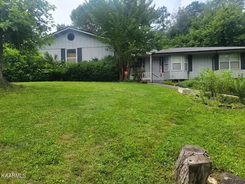 8105 Paradise Dr, Powell, TN 37849