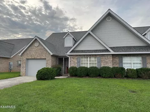 4315 Mill Pond Dr, Knoxville, TN 37917