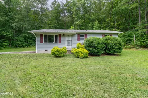 1790 Airport Rd, Oakdale, TN 37829
