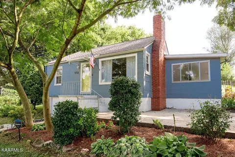5723 Central Avenue Pike, Knoxville, TN 37912